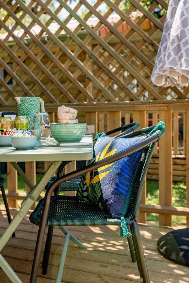 Holiday home Les Minis Homes Du Bugey - Eco-lodge Nature ,un Refuge En Hyper Centre Amberieu-en-Bugey